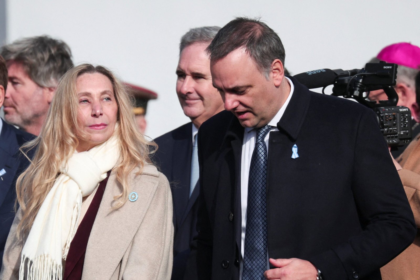 Chefe de Gabinete de Javier Milei entrega cargo após investigação por enriquecimento ilícito - Imagem do artigo