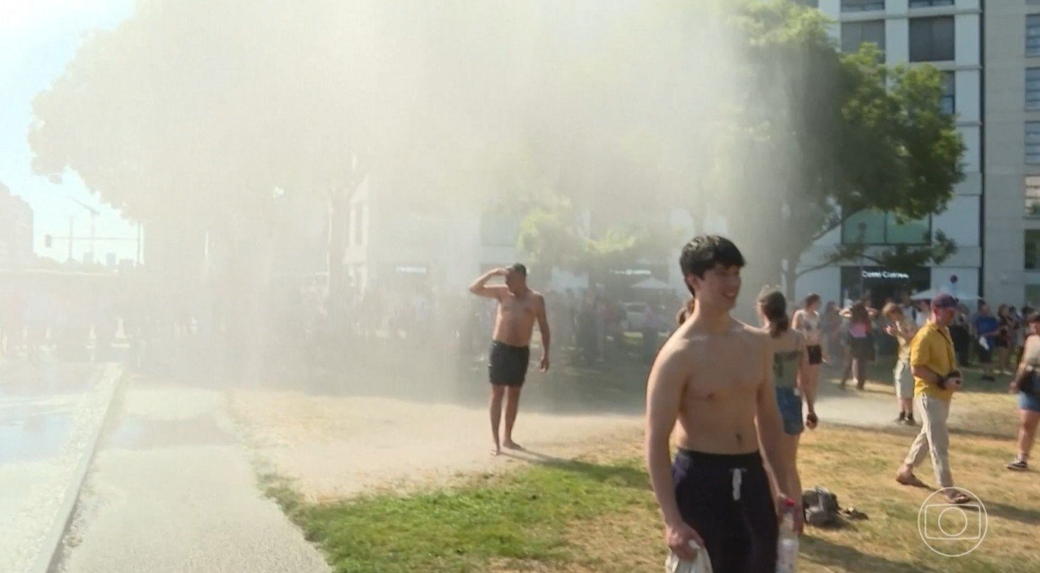 Europa bate recordes de temperatura enquanto onda de calor se espalha pelo continente - Imagem do artigo