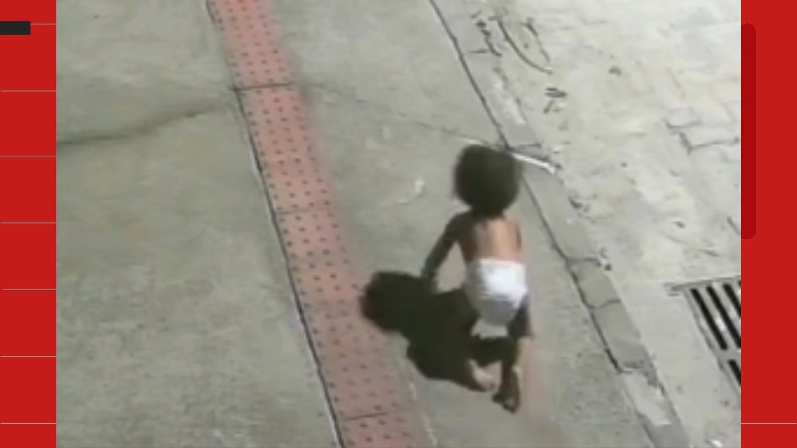 Motoboy resgata bebê que engatinhava sozinha em avenida de Vila Velha - Imagem do artigo