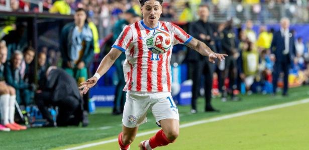 Alfaro explica por que Maurício segue no banco do Paraguai na Copa - Imagem do artigo