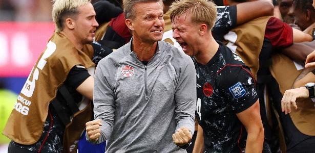 Jesse Marsch ignora críticas a discursos no gramado após levar Canadá às oitavas - Imagem do artigo