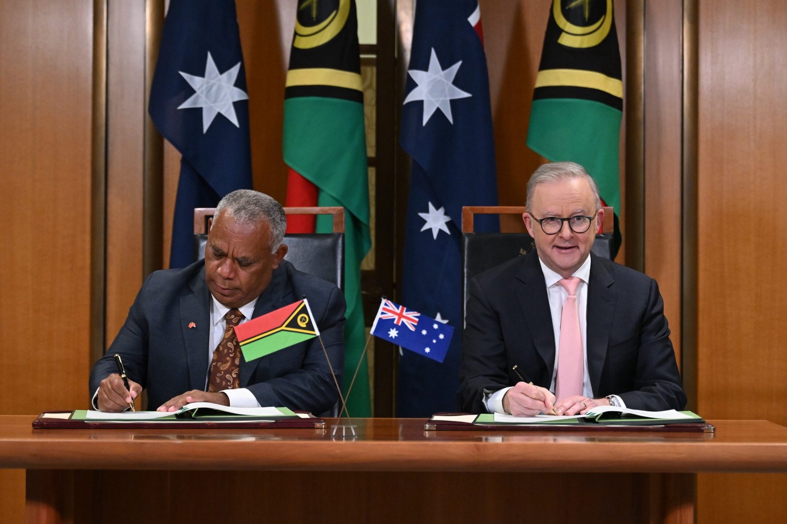 Austrália e Vanuatu firmam tratado que impede instalação de base militar estrangeira - Imagem do artigo