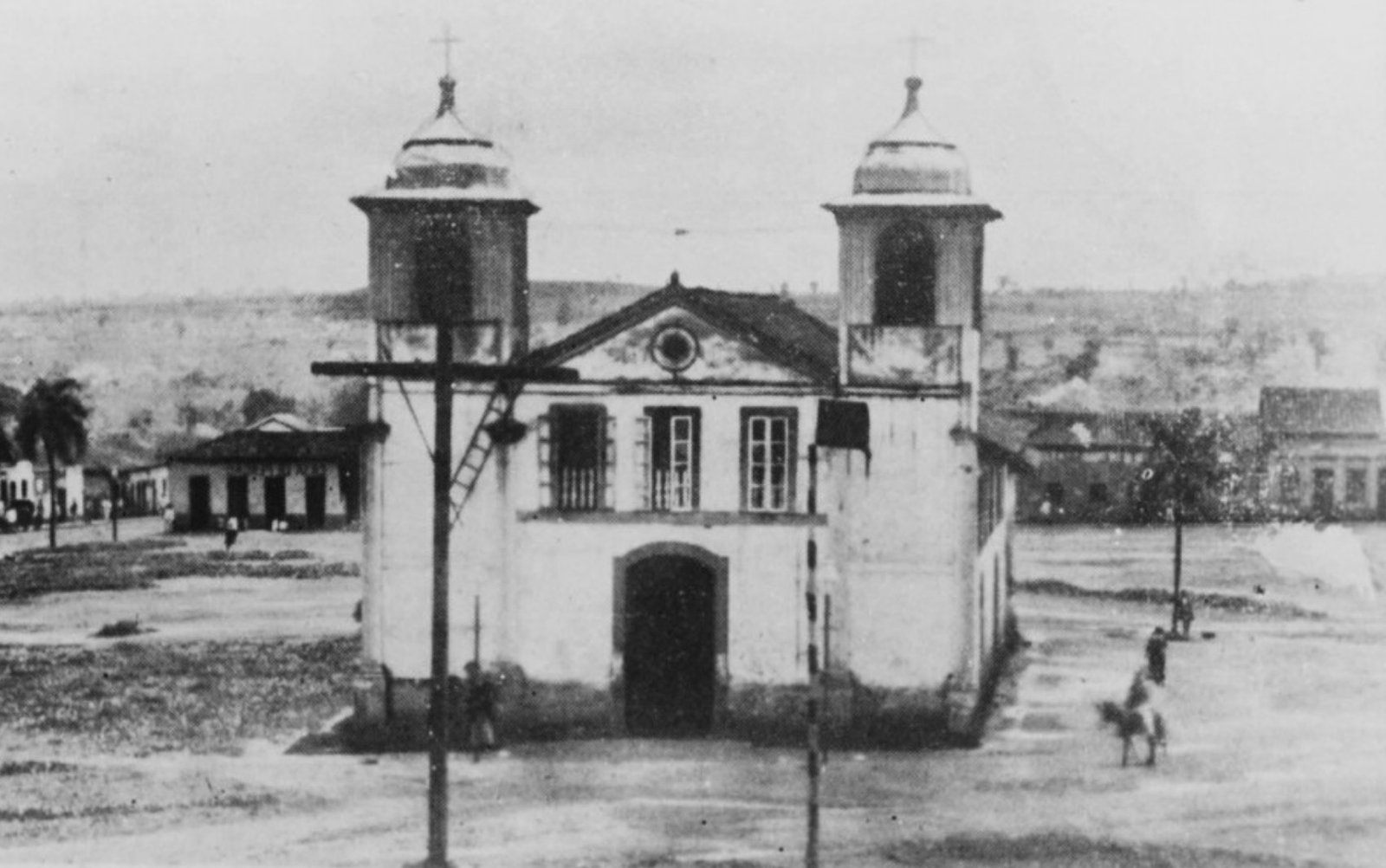 Praça XV e Shopping Santa Úrsula já foram cemitérios no centro de Ribeirão Preto - Imagem do artigo