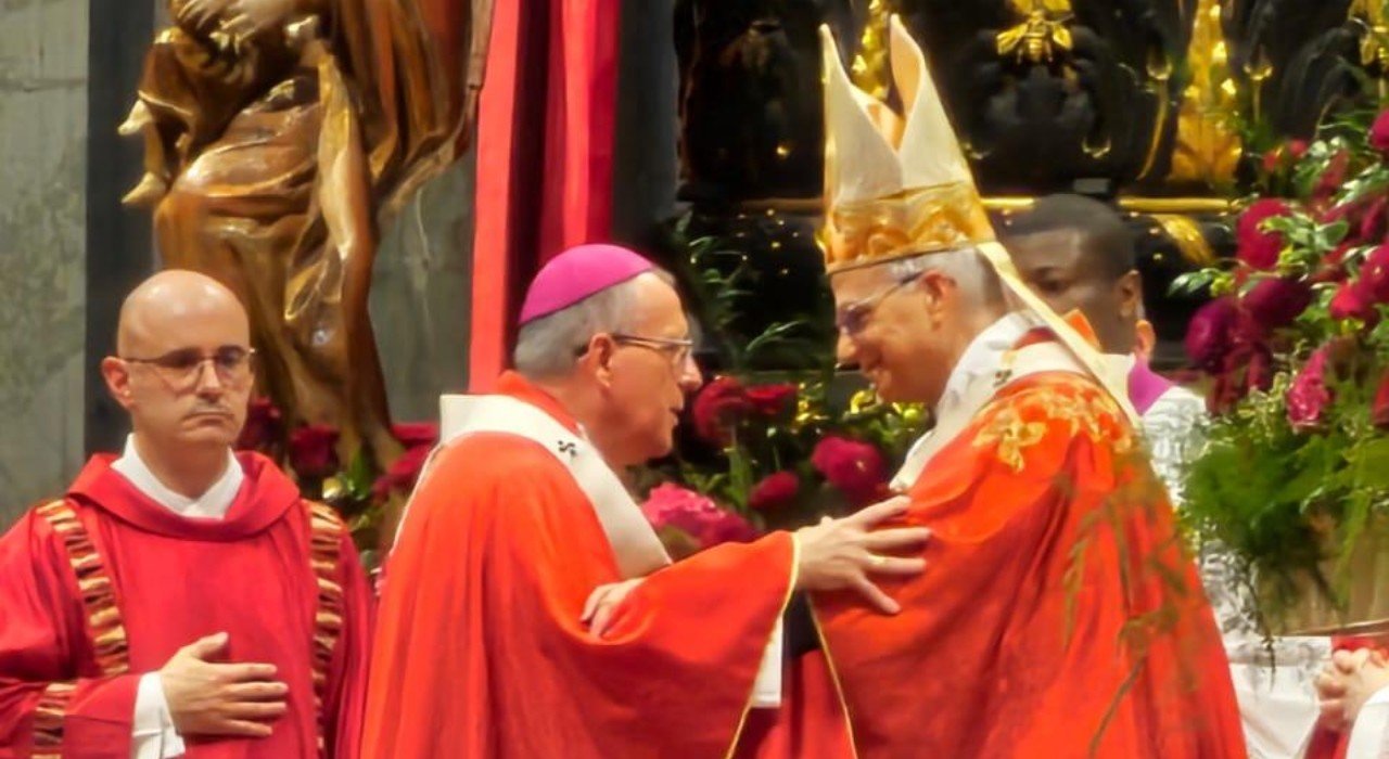 Arcebispo de Sorocaba recebe o Pálio das mãos do Papa Leão XIV no Vaticano - Imagem do artigo