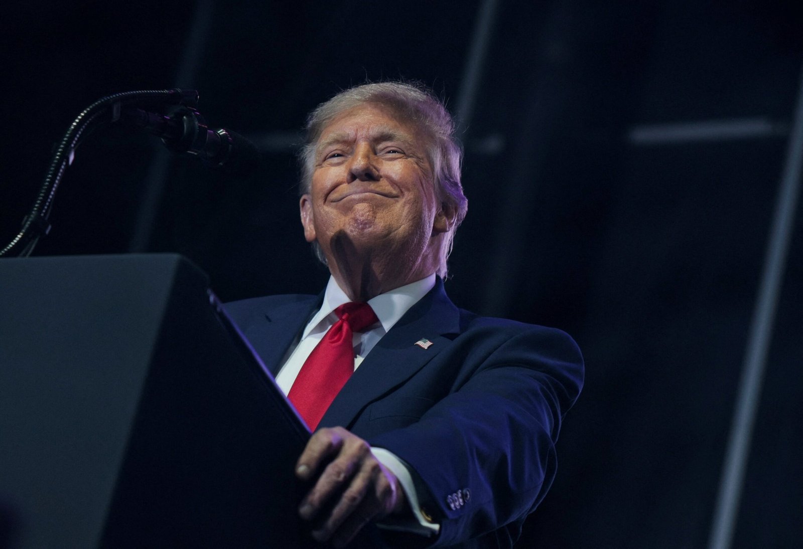 Suprema Corte permite que Trump demita integrante da FTC e revoga proteção de quase um século - Imagem do artigo