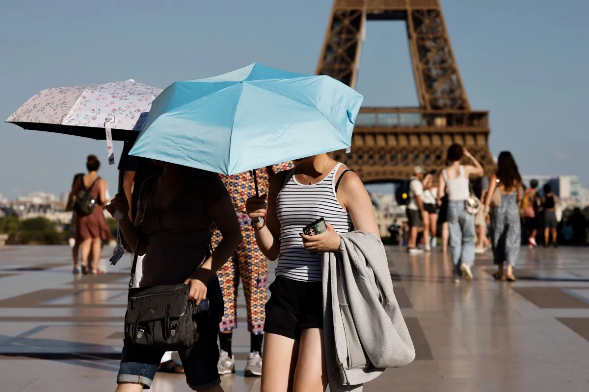 Casal é detido no norte da França após morte de gêmeas de 15 meses durante onda de calor - Imagem do artigo