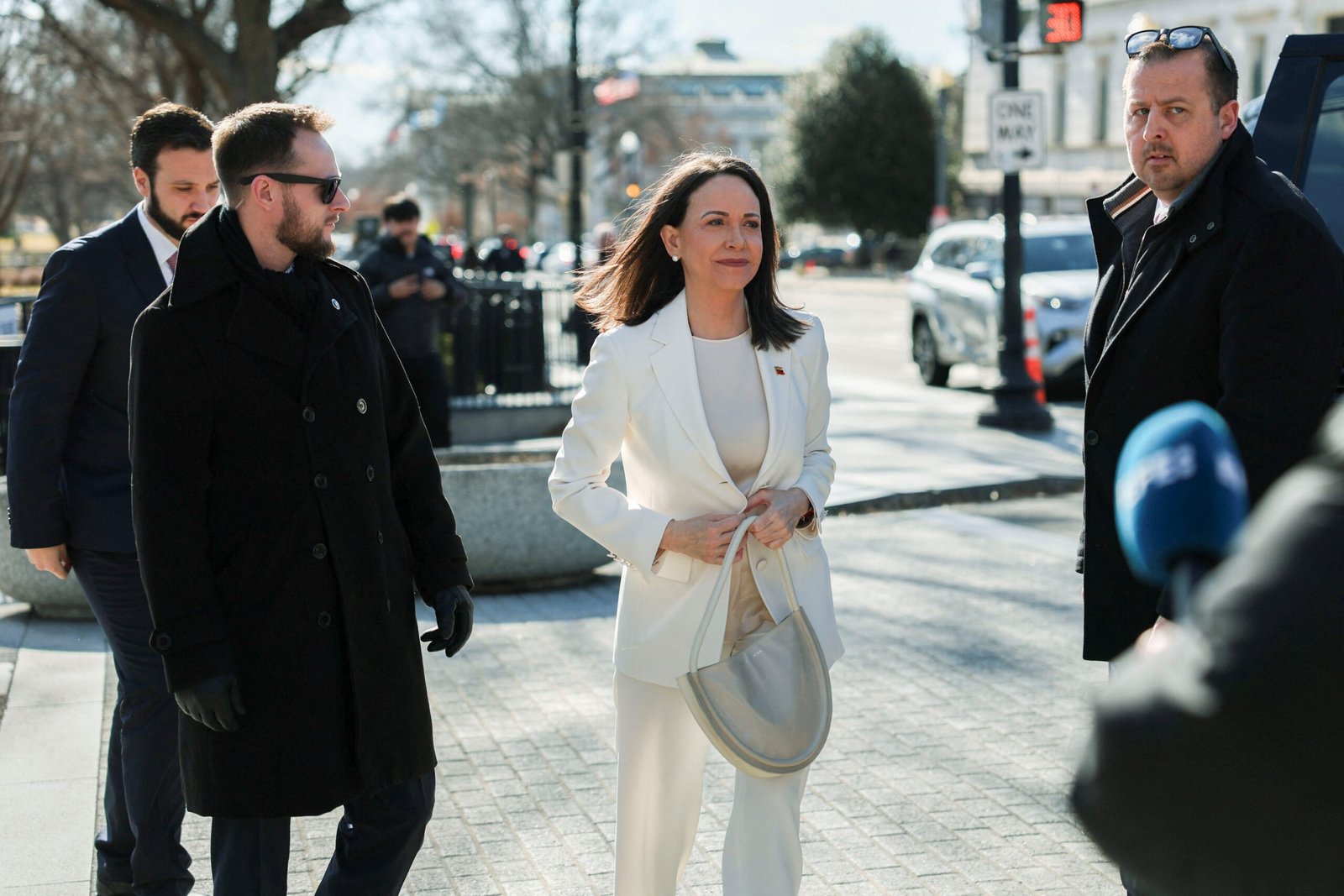 María Corina Machado diz que governo venezuelano impede sua volta após terremotos - Imagem do artigo