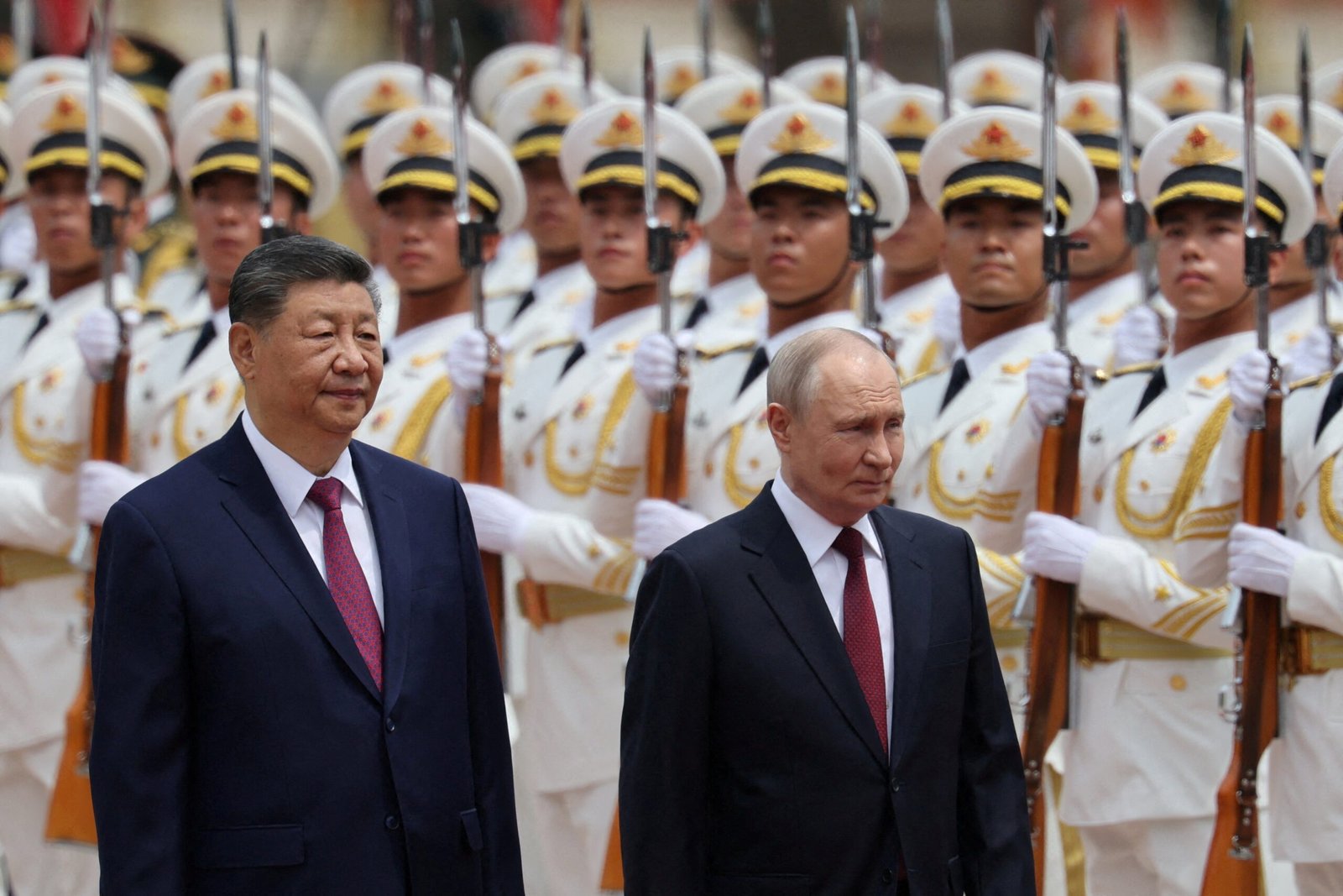 Ministro da Defesa russo aprovou treinamento sigiloso de 200 militares na China, apontam documentos - Imagem do artigo