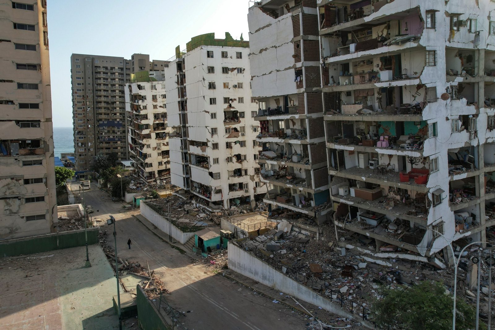 Terremotos expõem falhas em conjuntos habitacionais erguidos na era Chávez na Venezuela - Imagem do artigo
