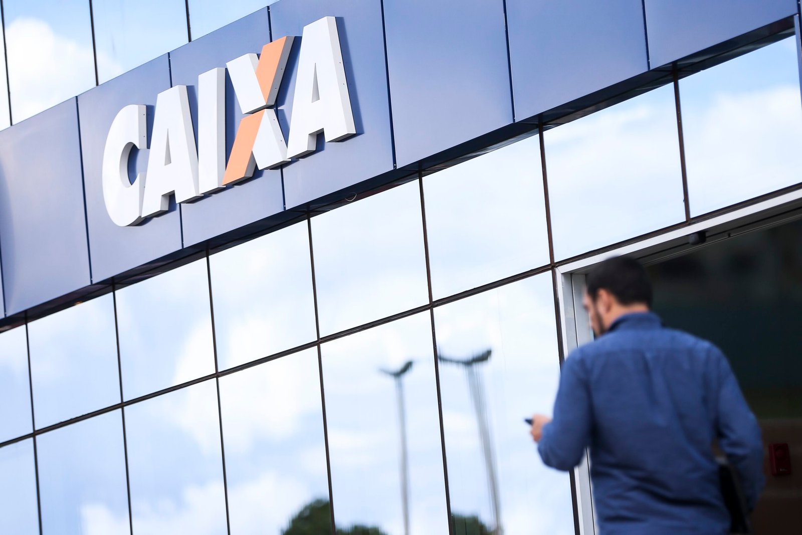 Caixa alcança R$ 1 trilhão em carteira de crédito habitacional - Imagem do artigo