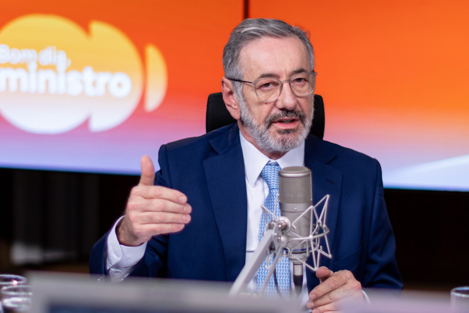 Ministro aponta “atropelos” de terceiros e diz que prazo para acordo sobre tarifa dos EUA está apertado - Imagem do artigo