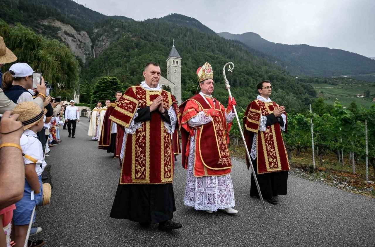 Vaticano decreta excomunhão de seis bispos da Fraternidade São Pio X por consagrações sem mandato papal - Imagem do artigo