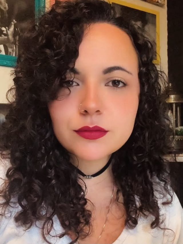 Jovem supera AVC grave após 18 meses sendo tratada apenas por “enxaqueca” - Imagem do artigo