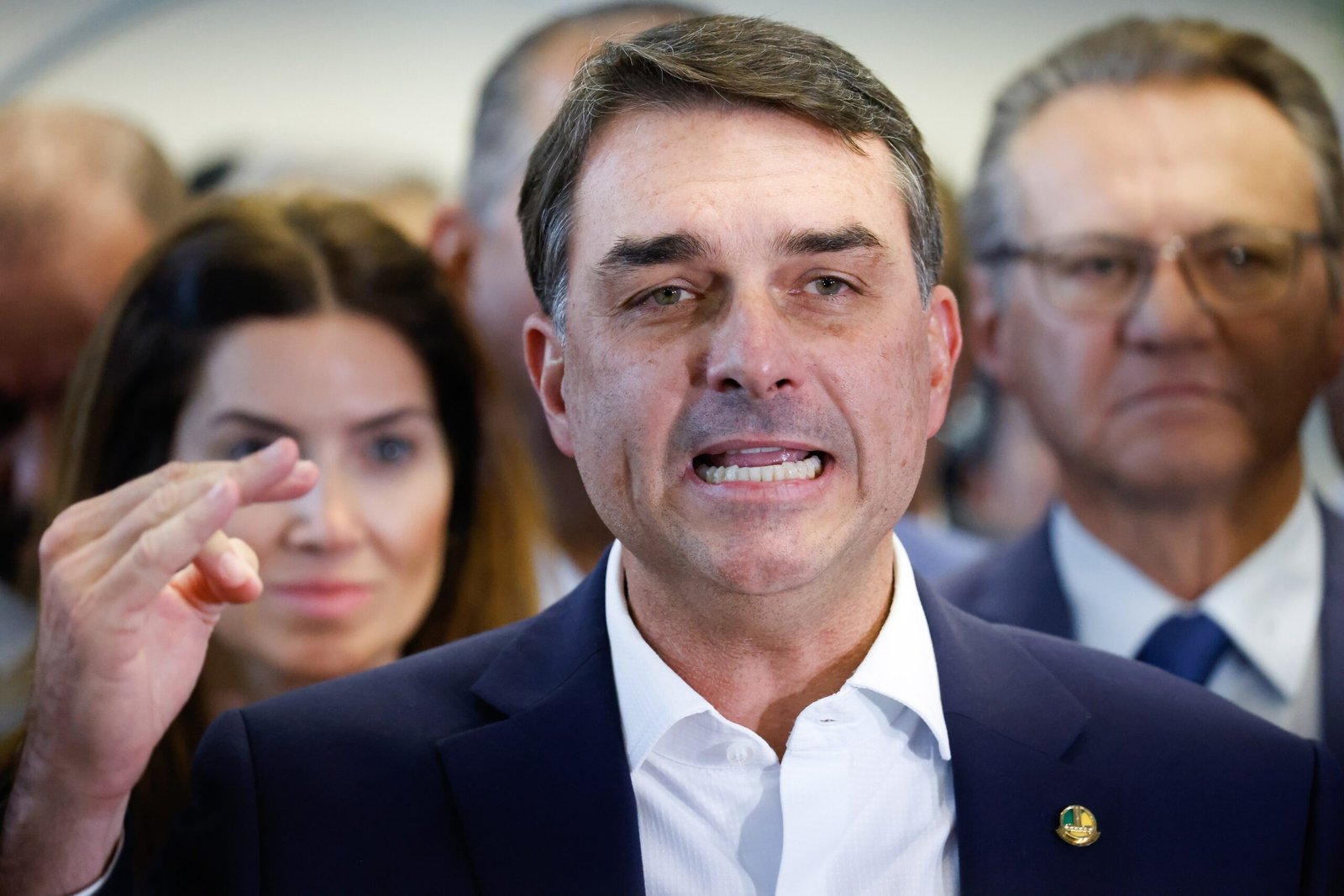 Flávio Bolsonaro falará em audiência nos EUA contra tarifa de 25% sobre produtos brasileiros - Imagem do artigo