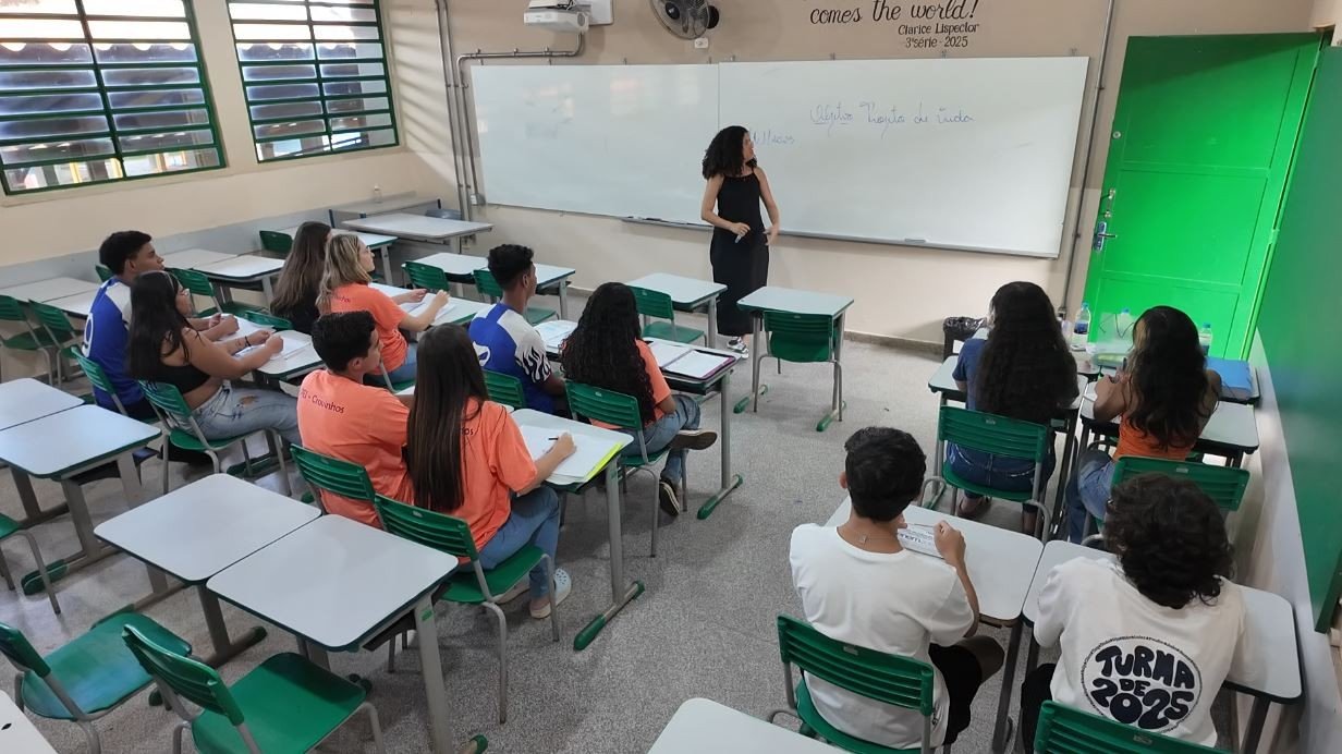 Metade dos brasileiros prefere pagar menos impostos e contratar serviços privados, indica Datafolha - Imagem do artigo