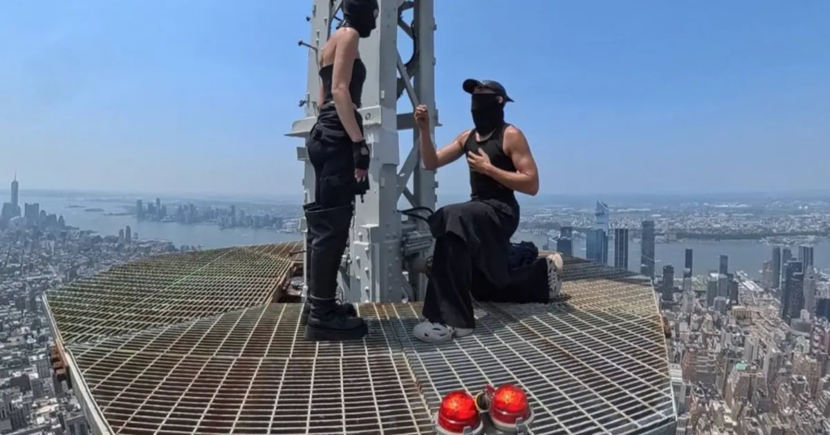Casal dribla segurança, passa a noite no Empire State e escala torre; audiência será em agosto - Imagem do artigo