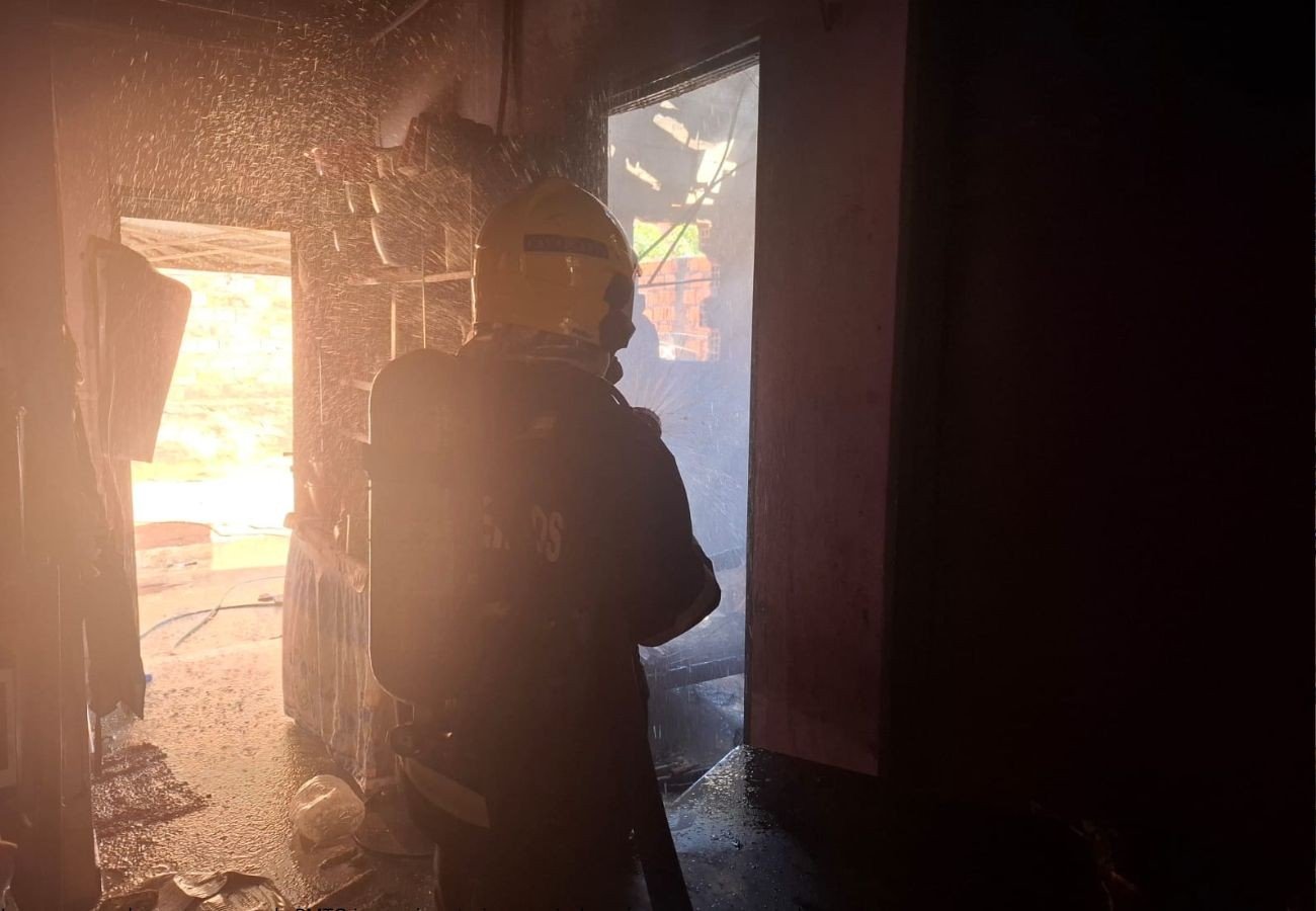Mulher cadeirante de 22 anos morre carbonizada em incêndio residencial em Araguaína - Imagem do artigo
