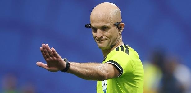 Árbitro jordaniano apita Estados Unidos x Bélgica após polêmica com Raphael Claus - Imagem do artigo