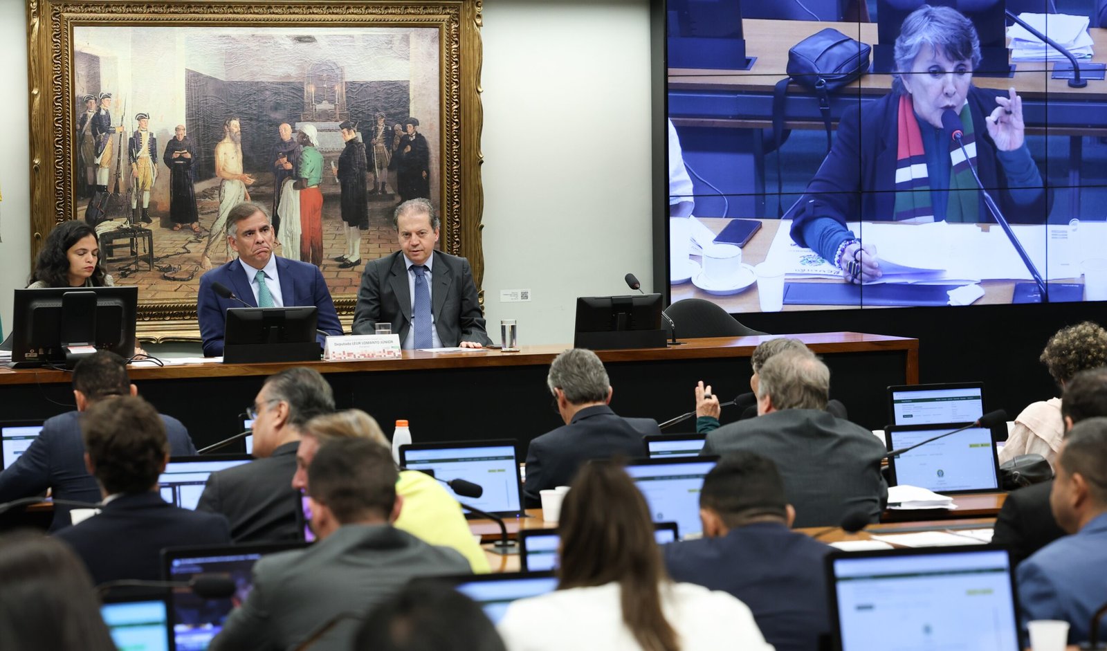 Câmara cria comissão para avaliar PEC que reduz maioridade penal para 16 anos - Imagem do artigo