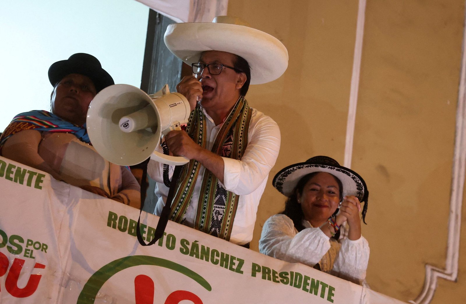 Roberto Sánchez admite derrota, e Keiko Fujimori é confirmada presidente eleita do Peru - Imagem do artigo