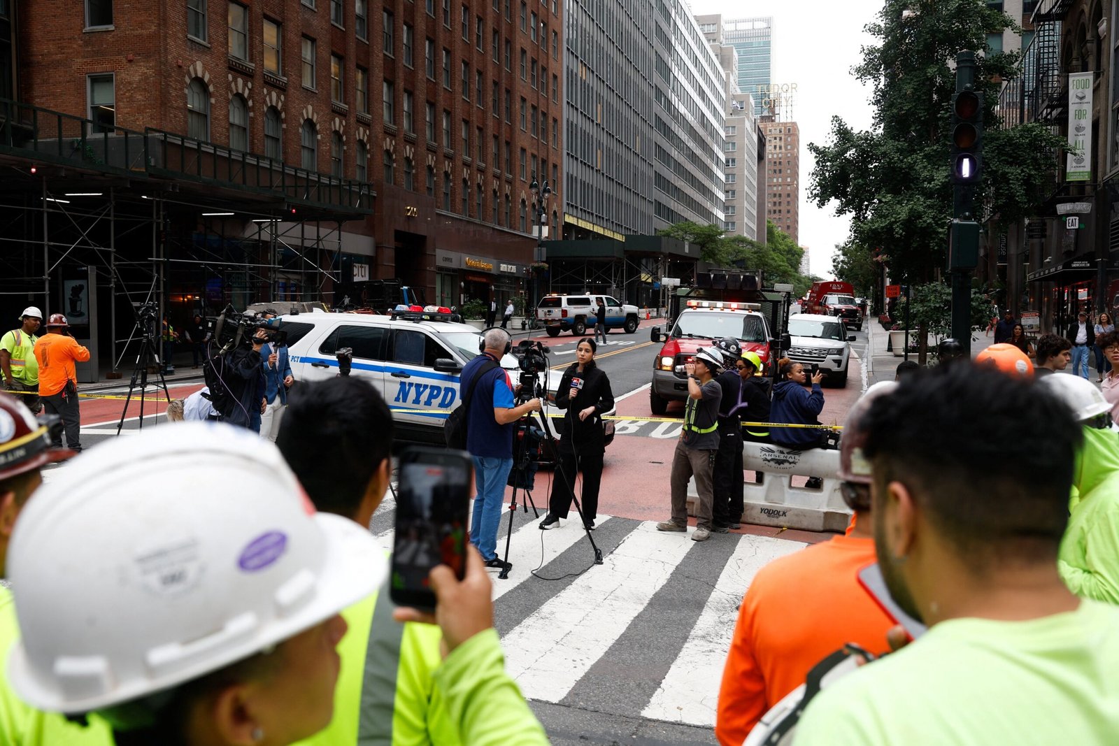 Arranha-céu em reforma ameaça ruir e força evacuação de quarteirão em Manhattan - Imagem do artigo