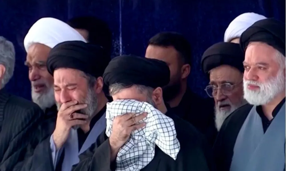 Funeral de Ali Khamenei exibe resiliência do regime iraniano e confirma nova elite linha-dura - Imagem do artigo