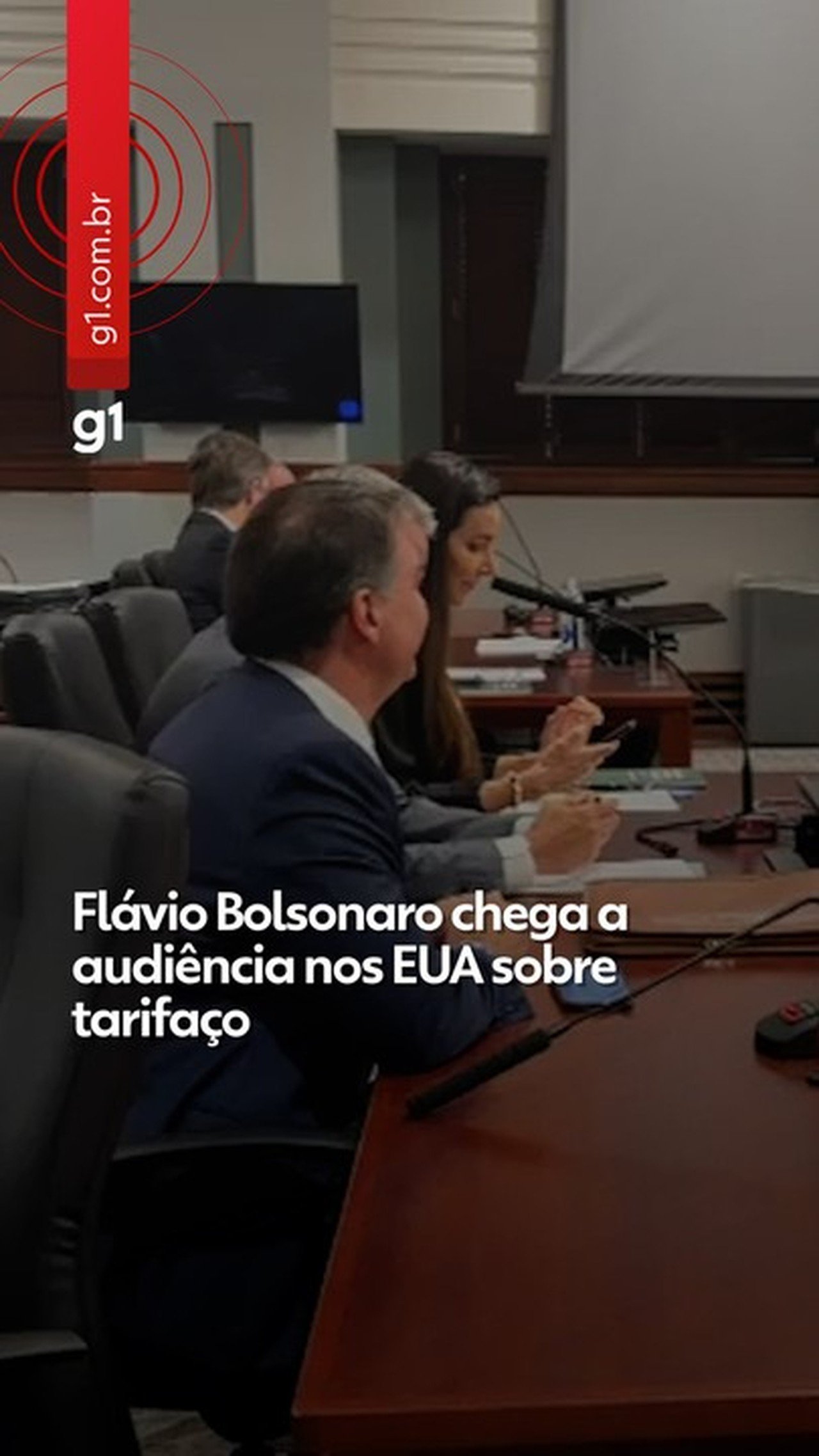Governo aponta tom eleitoral em fala de Flávio Bolsonaro sobre possível tarifa dos EUA e afirma que empresários ficaram frustrados - Imagem do artigo