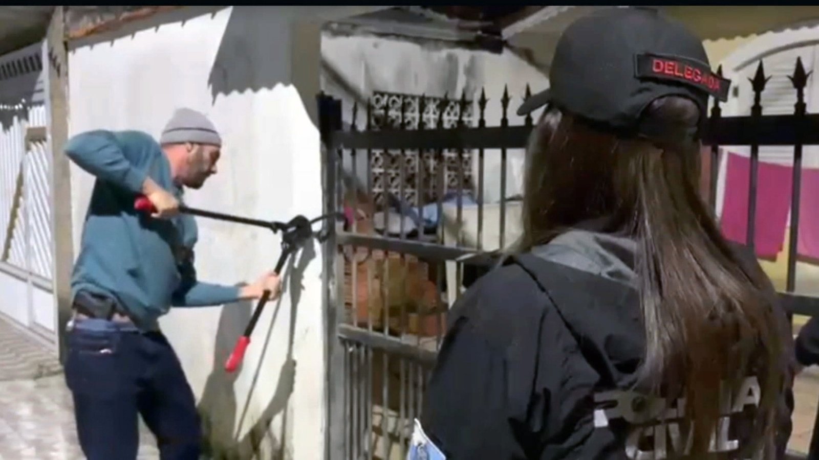 Polícia Civil faz operação em SP contra quadrilha que aplicava golpes em servidores do TCE-RJ - Imagem do artigo