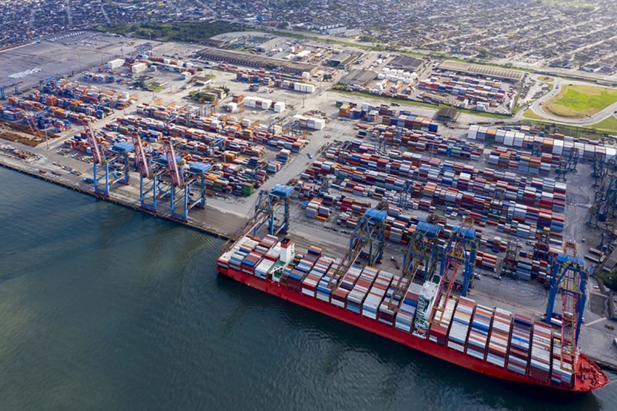 Senado aprova linha de R$ 15 bilhões para exportadores atingidos por tarifas dos EUA e conflito no Oriente Médio - Imagem do artigo