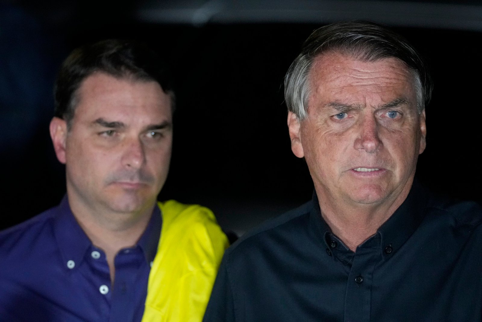 Defesa de Flávio Bolsonaro diz que veto a visitas viola Constituição - Imagem do artigo
