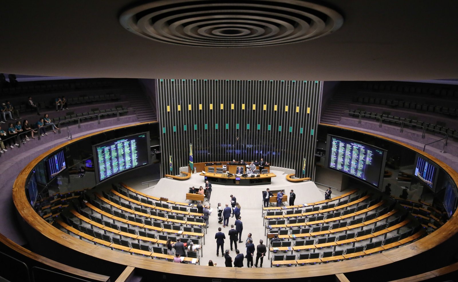 Nove partidos mantêm atividades em 2025 quase sem verba do Fundo Partidário - Imagem do artigo
