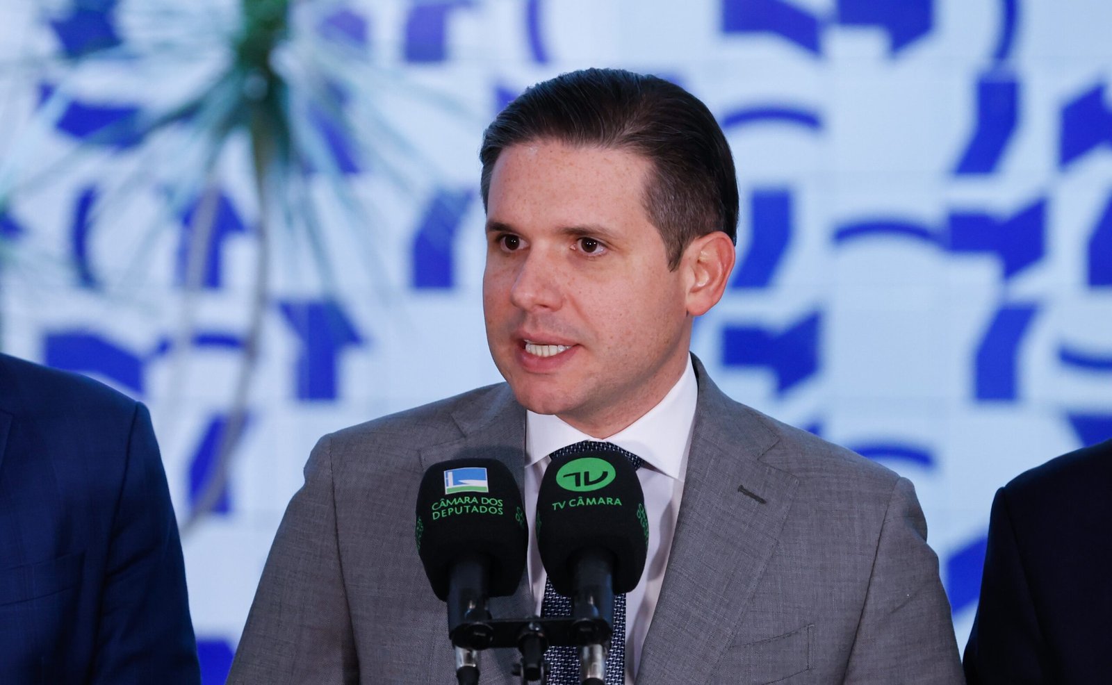 Hugo Motta afirma que Câmara seguirá defendendo execução de emendas após ação da PF - Imagem do artigo