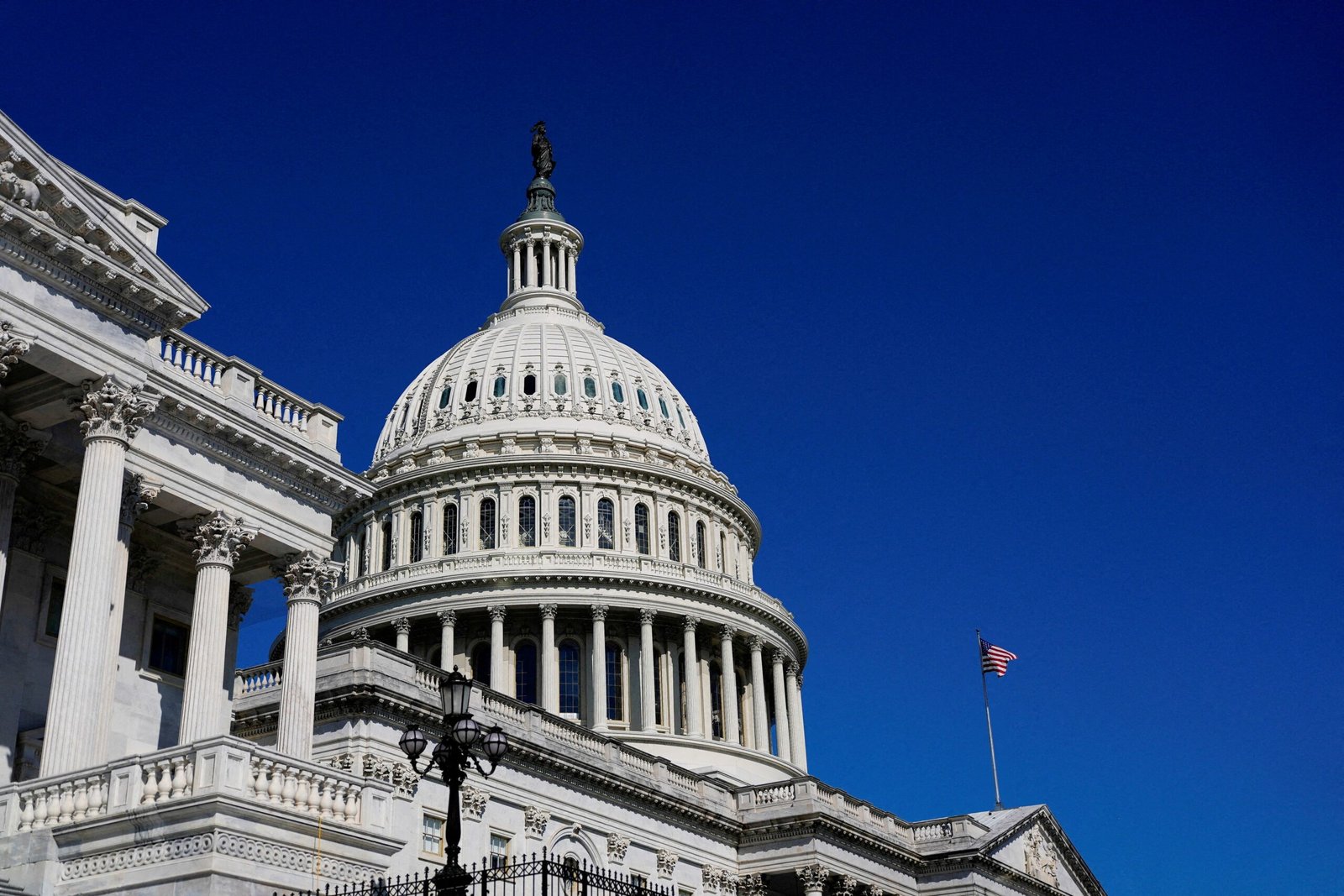 Senado dos EUA: Democratas travam projeto de US$ 1 trilhão para o Pentágono em meio à guerra com Irã - Imagem do artigo