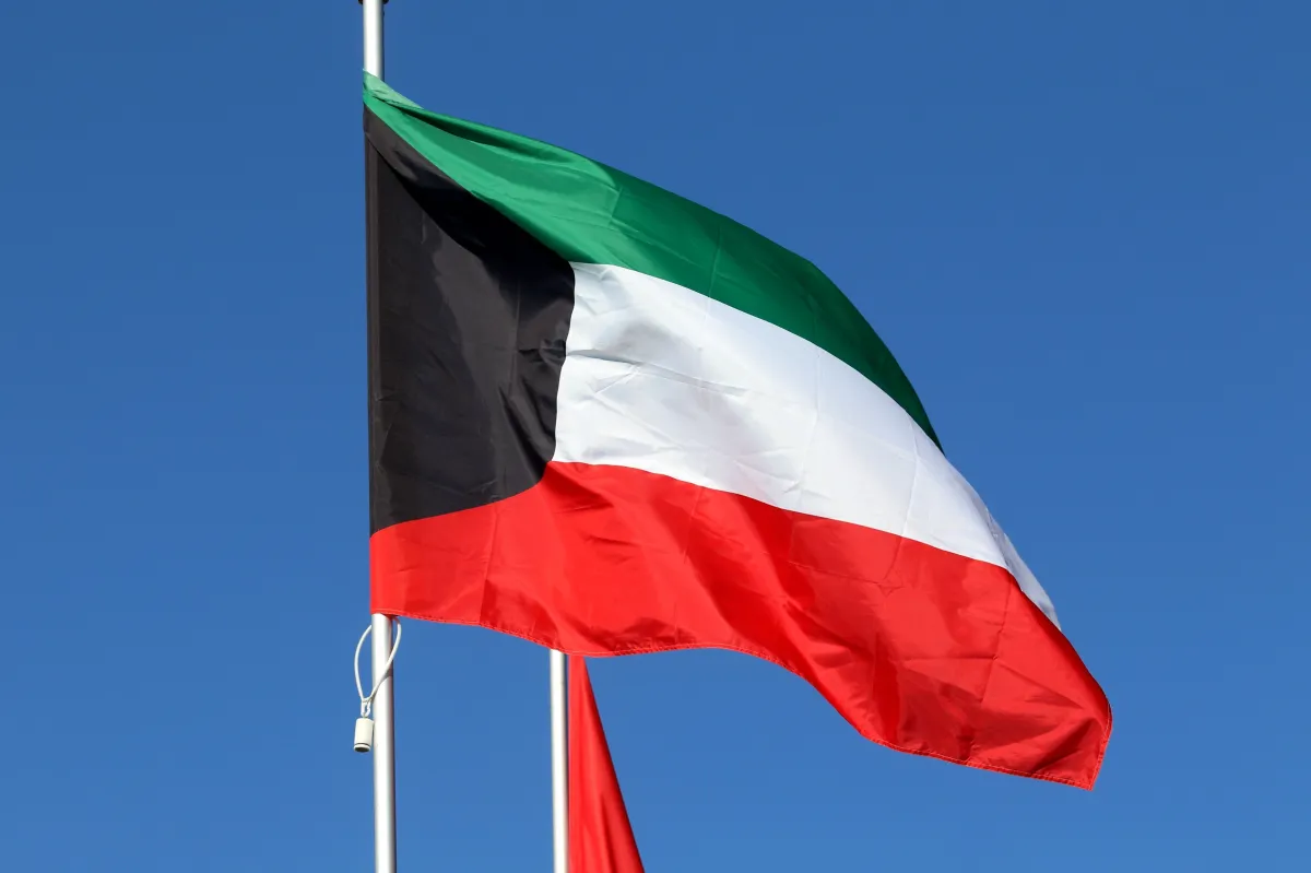 Kuwait denuncia ataque iraniano com mísseis, drones e acerto em navio da Marinha - Imagem do artigo