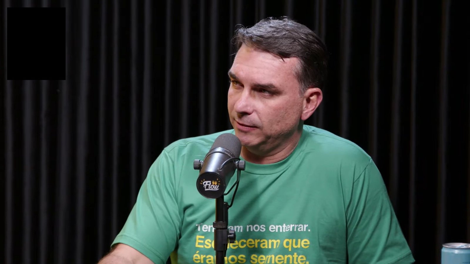 Flávio Bolsonaro afirma não manter contato com Michelle e nega pressão por apoio eleitoral - Imagem do artigo