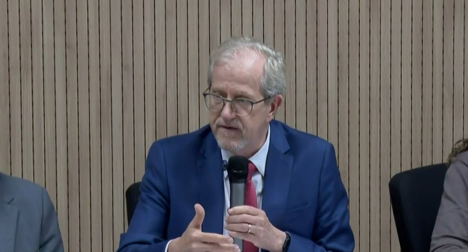 Ministro contesta justificativa dos EUA para tarifa de 25% sobre produtos brasileiros - Imagem do artigo