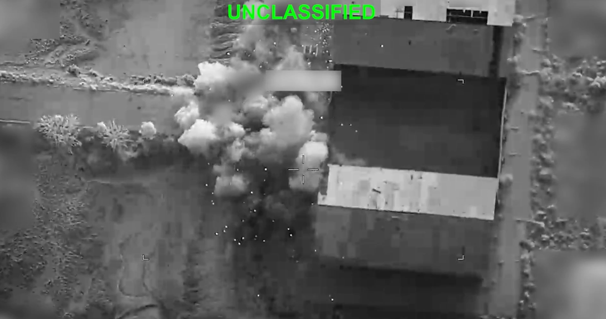 Estados Unidos realizam novos bombardeios contra o Irã; TV estatal relata explosões em Bandar Abbas - Imagem do artigo