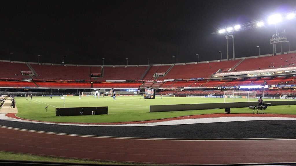 Estádio do Morumbi à noite