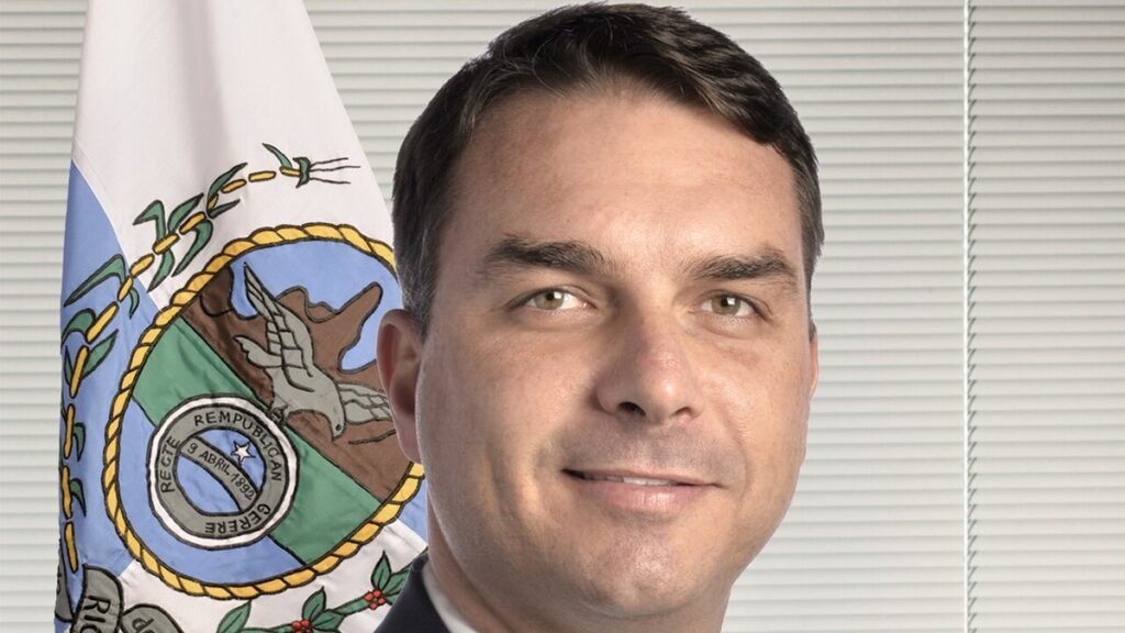 Senador Flávio Bolsonaro (PL-RJ) em retrato oficial