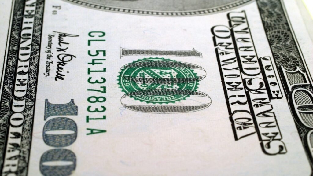 Cédula de 100 dólares em detalhe