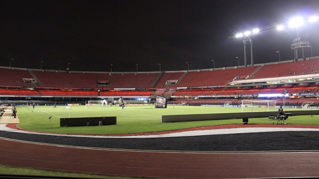 Estádio do Morumbi à noite